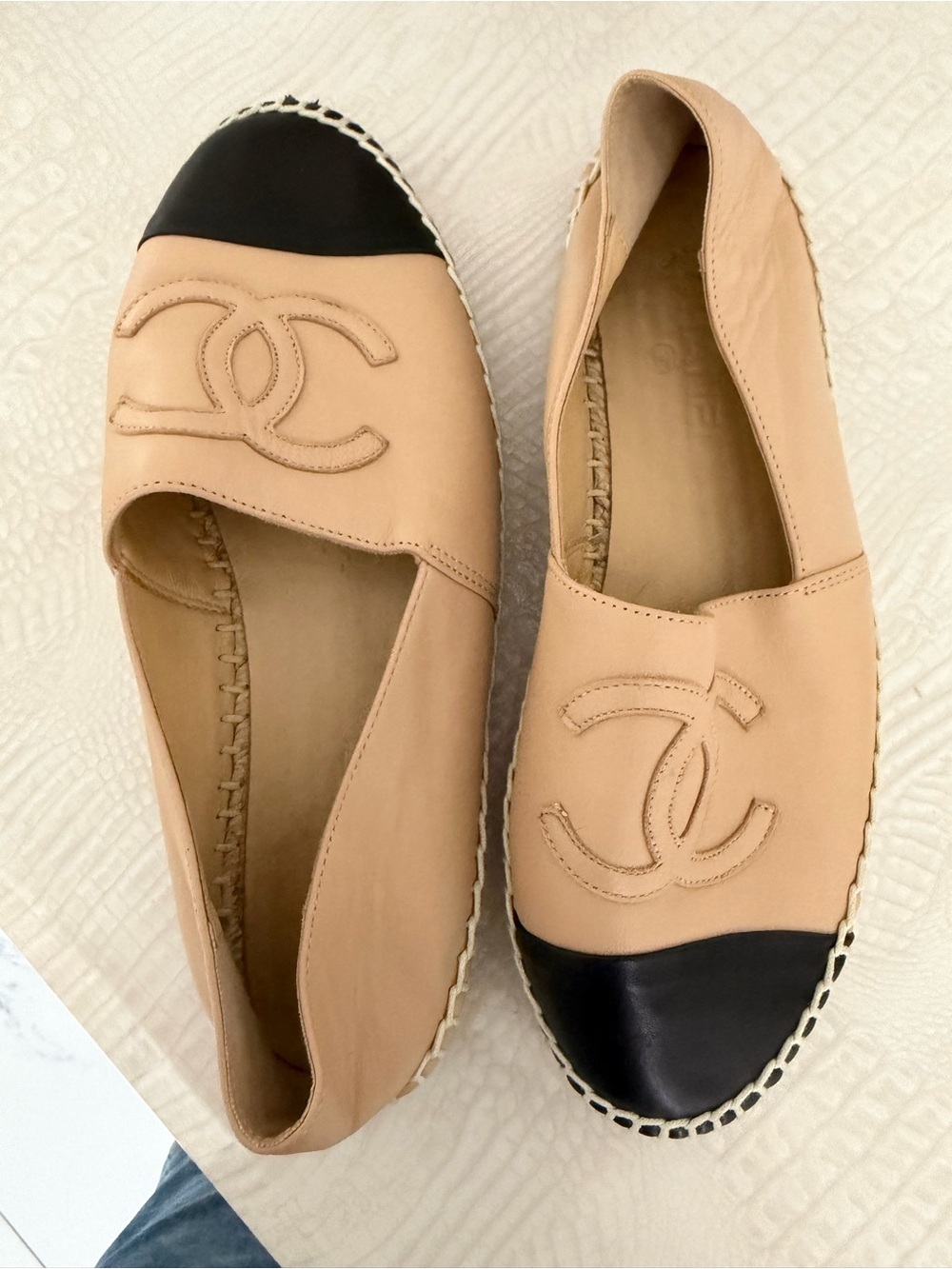 Source Unknown Beige Leather Espadrilles with Black Cap Toe - Picture 5 of 5